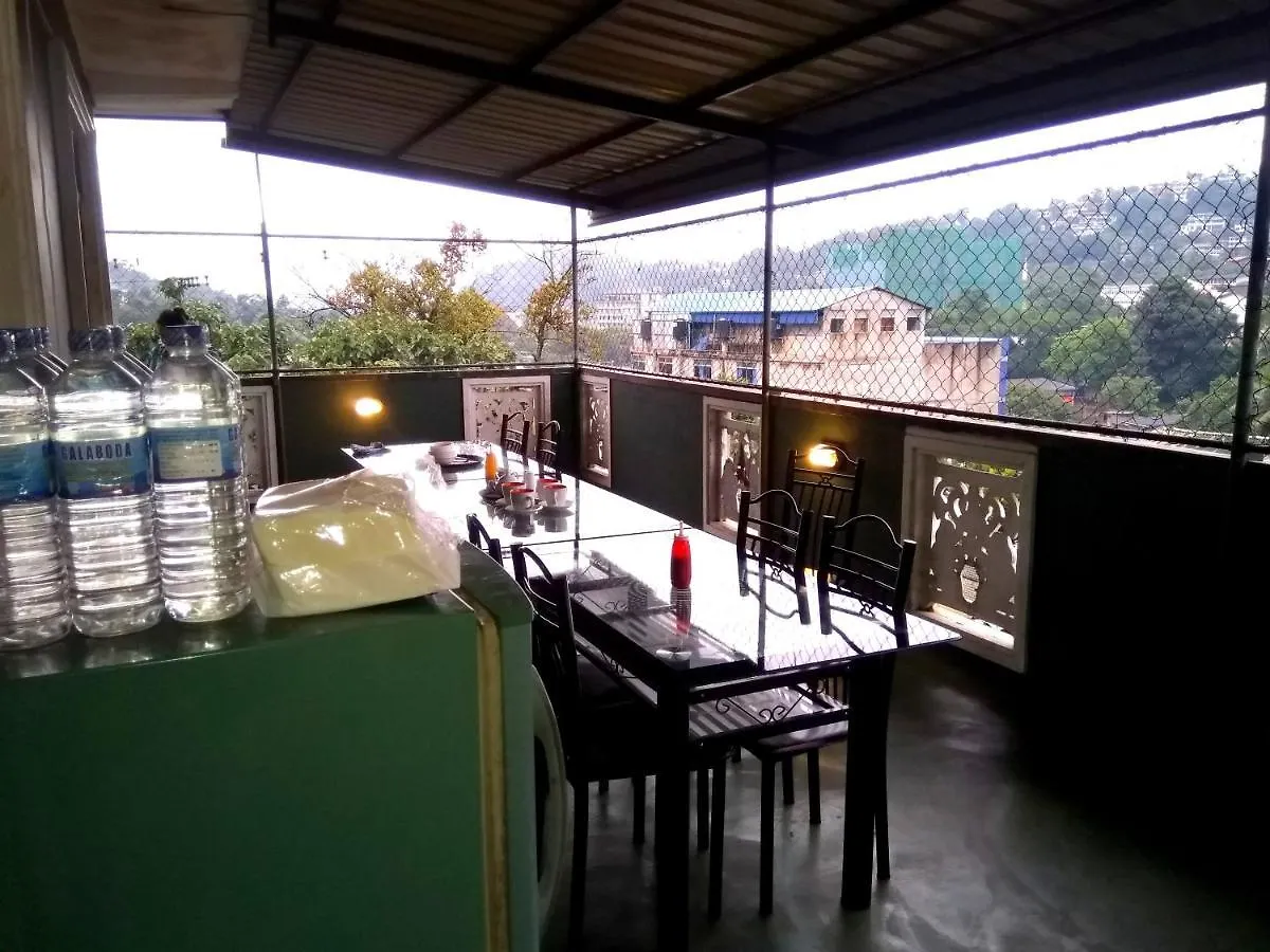 Kandy Railway Lodge & Hostel