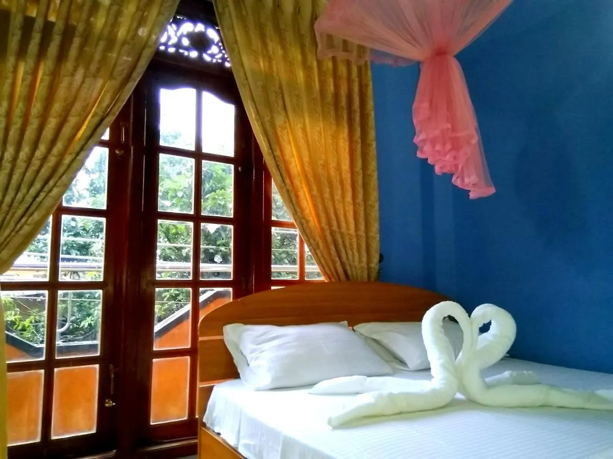 Kandy Railway Lodge & Hostel