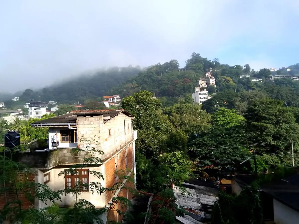 Kandy Railway Lodge & Hostel 0*,
